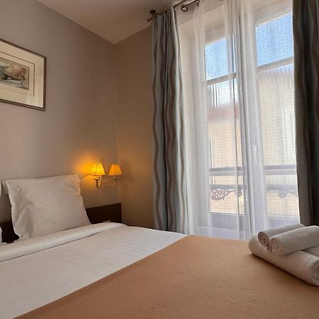 Hotel Paris Vesinet- Logis Hotel Restaurant Le Vésinet Екстериор снимка