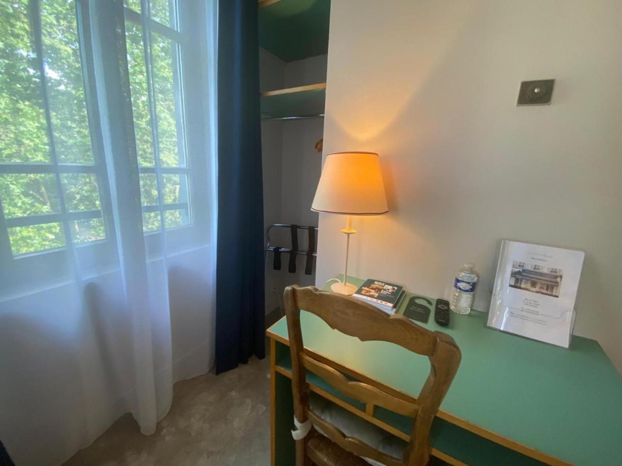Hotel Paris Vesinet- Logis Hotel Restaurant Le Vésinet Екстериор снимка
