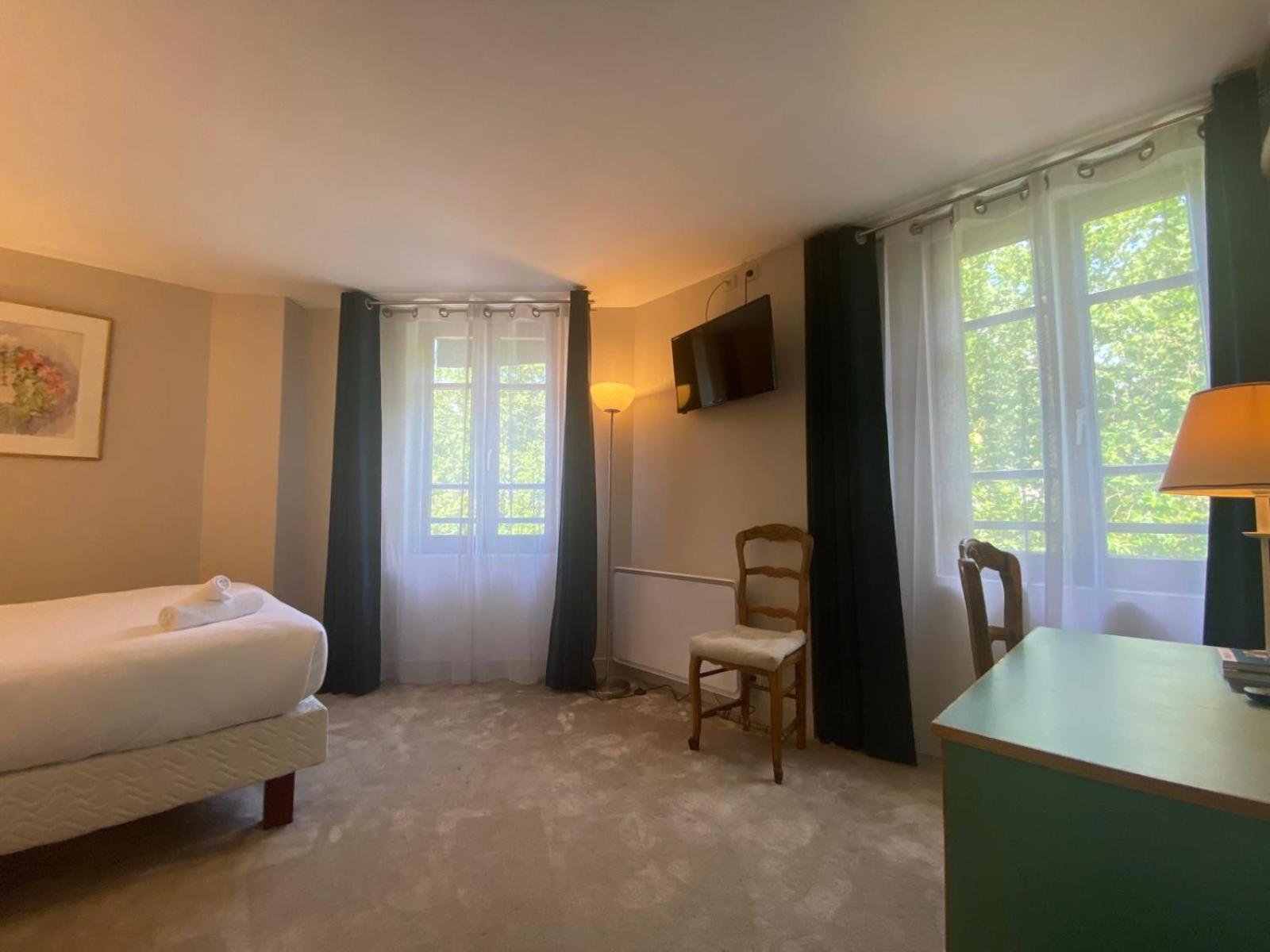 Hotel Paris Vesinet- Logis Hotel Restaurant Le Vésinet Екстериор снимка