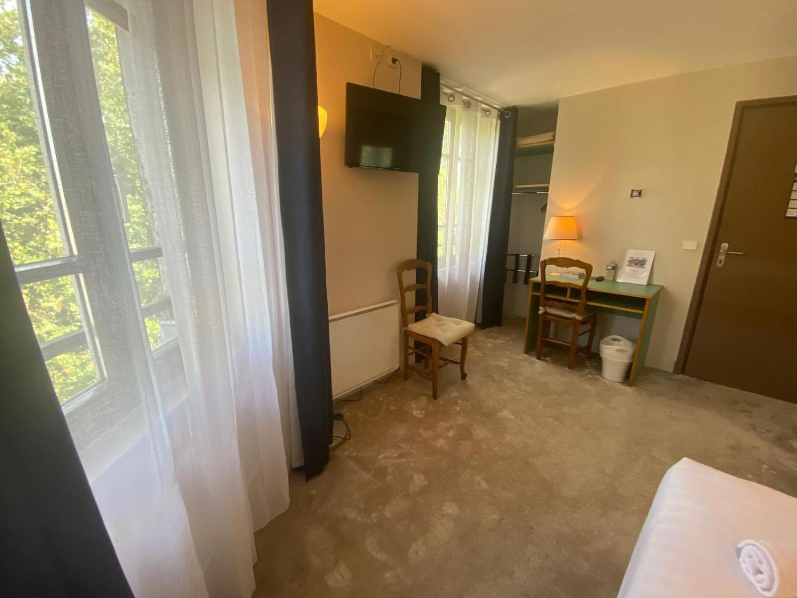 Hotel Paris Vesinet- Logis Hotel Restaurant Le Vésinet Екстериор снимка